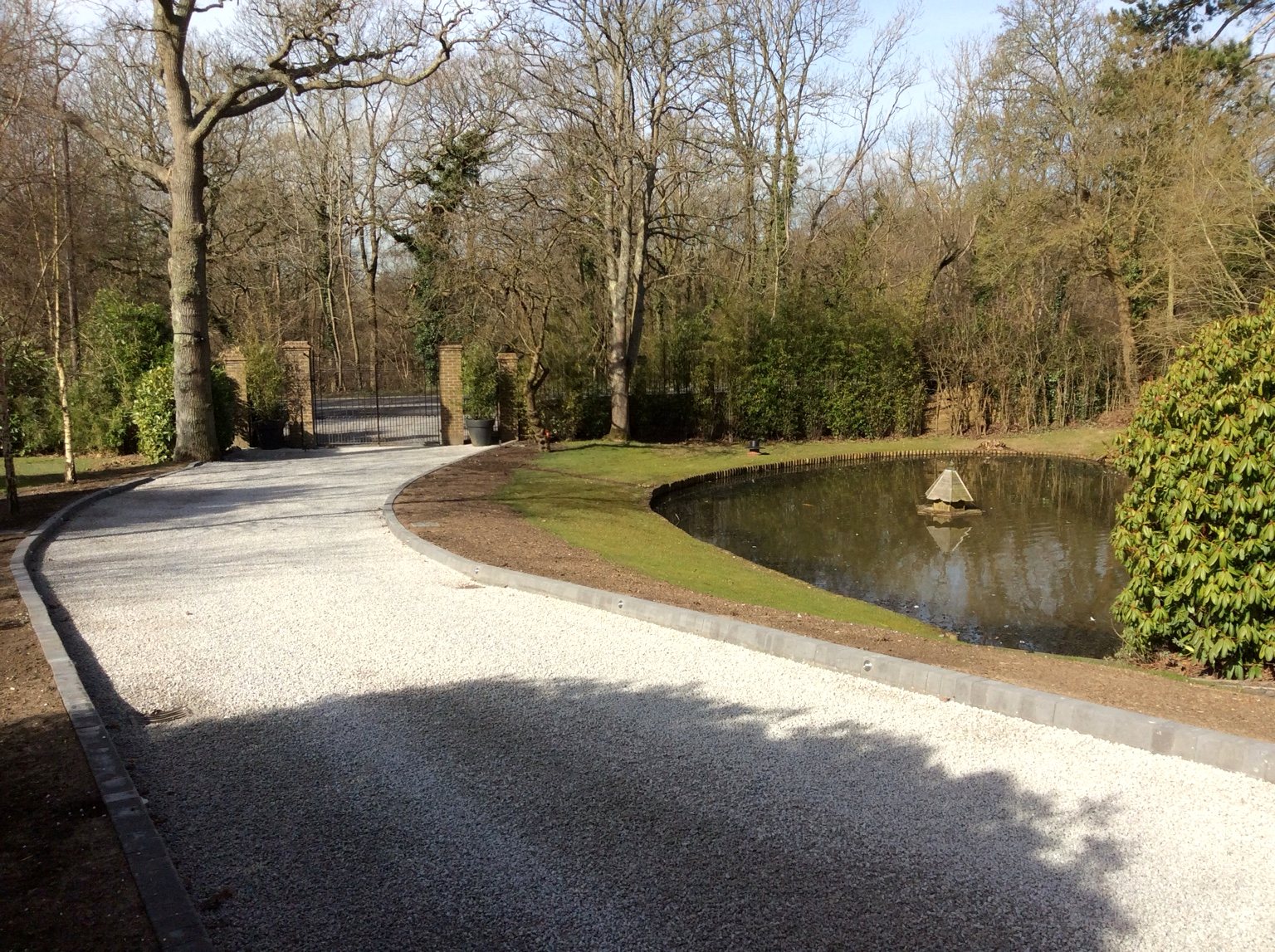 newlook large gravel drive web